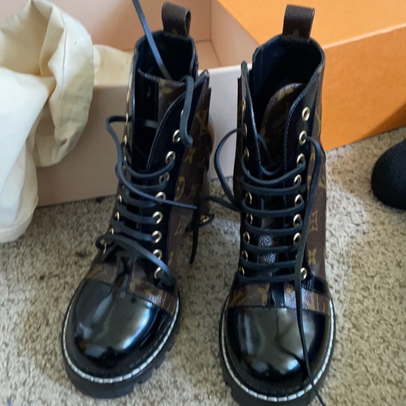 LV boots only wore once in great condition - Picture 2 of 2